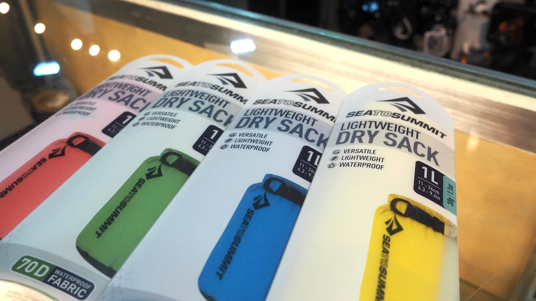 Sea To Summit Lightweight Dry Sack 1 L Backpacking Packs 3 Sea To Summit Lightweight Dry Sack 1 L Backpacking Packs